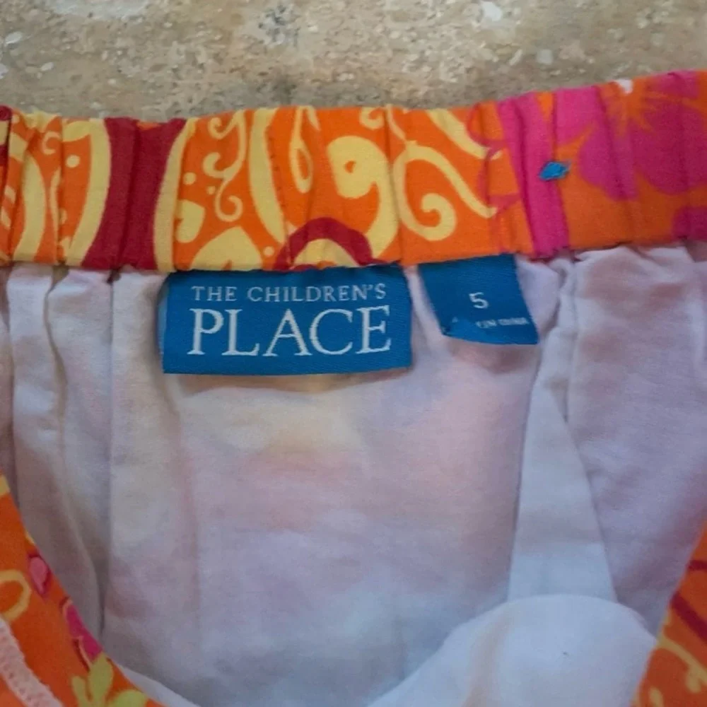Girls floral skirt size 5yrs